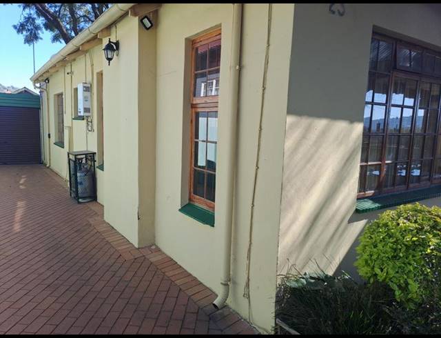 3 BEDROOM HOUSE FOR SALE IN KENSINGTON